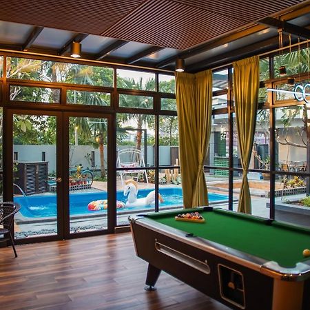 The Uniique Haus - Johor 1St Staycation Water Dining Experience Джохор Бахру Екстериор снимка