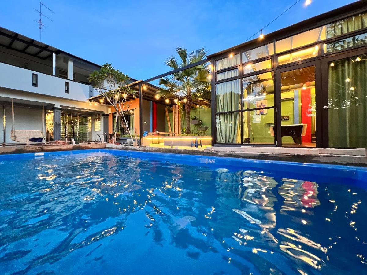 The Uniique Haus - Johor 1St Staycation Water Dining Experience Джохор Бахру Екстериор снимка