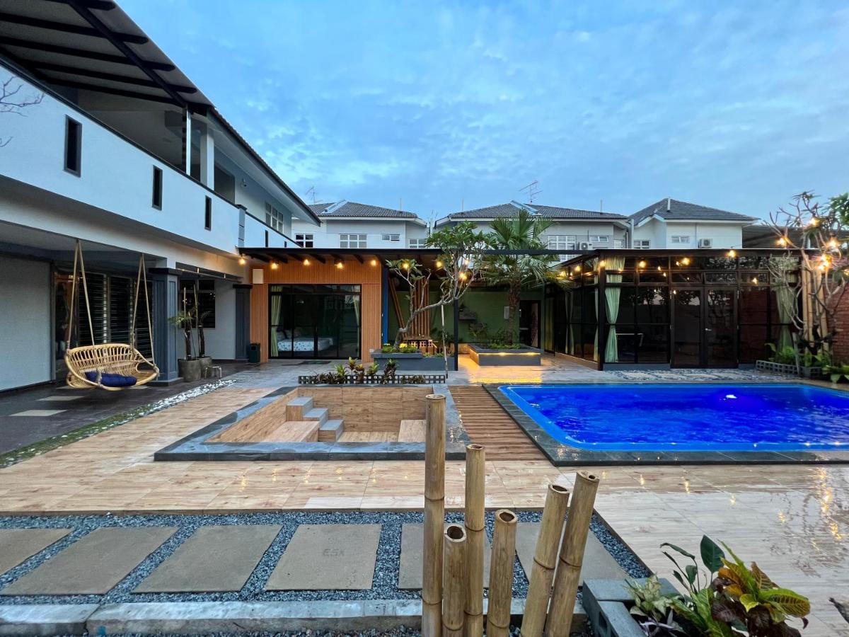 The Uniique Haus - Johor 1St Staycation Water Dining Experience Джохор Бахру Екстериор снимка