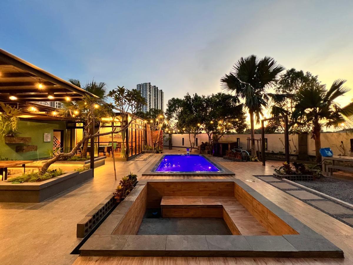 The Uniique Haus - Johor 1St Staycation Water Dining Experience Джохор Бахру Екстериор снимка